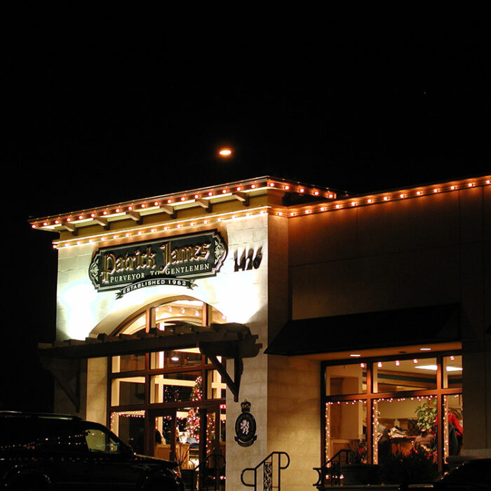 an image of the outdoor lighting around the perimeter of a shopping center